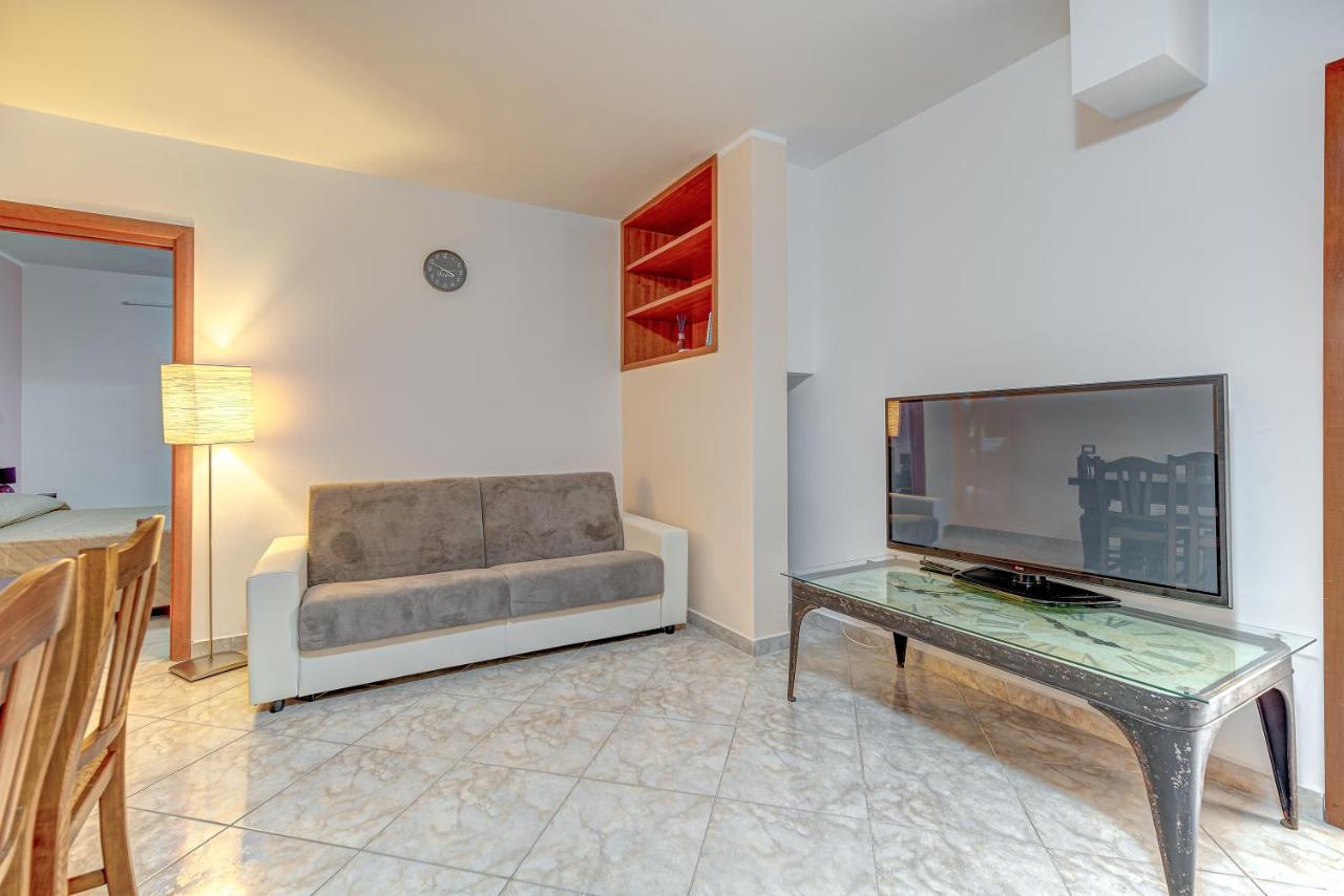 Appartamento Mileva House ชิวิตาเวกเกีย ภายนอก รูปภาพ